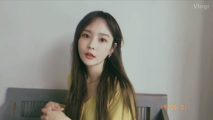 ハ・ウンジンのインスタグラム：「날씨죠타 노랑노랑해💛」