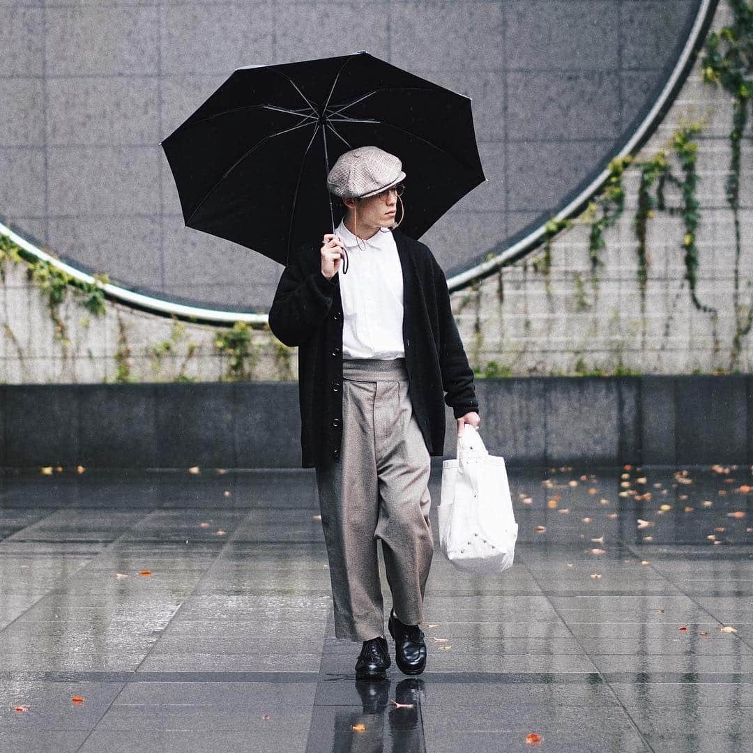 yukiのインスタグラム：「ㅤㅤㅤㅤㅤㅤㅤㅤㅤㅤㅤㅤㅤ おじスタイル 名古屋に来てました。 みなさんありがとうございましたっ！ 今から大阪に向かいます。 #gatsbycap  #anatomica  #henderscheme  #buddyoptical  #batoner  #yaeca #neat_tokyo  #paraboot」