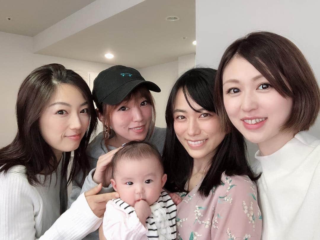 のインスタグラム：「昨日はセナちゃんのお家へ遊びに行ったよ😽 ベビちゃん可愛かった💕 新しい時代の幕開けですね✨子供達にとって、令和が希望に溢れる時代になりますように〜❗️ #happynewera #パステルの令和プリン美味しかった #MP4 #レースクイーン」