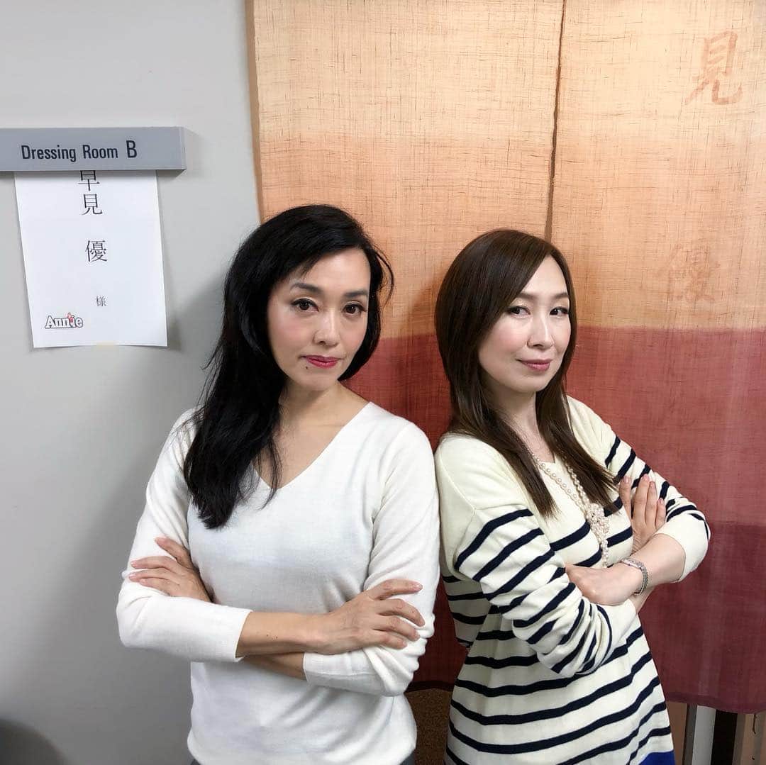 のインスタグラム：「２０１０年にハニガン役を演じられた森口博子ちゃんとダブルハニガン！  ウォーバックスさんこと藤本隆宏さんとダブルハニガン！  With Hiroko Moriguchi who played Ms. Hannigan in 2010  #森口博子 さん #藤本隆宏 さん #ミュージカルアニー2019  #ミュージカルアニー  #ハニガンさん #ハニカン #ダブルハニガン #平成最後のお客さま #平成最後の舞台」