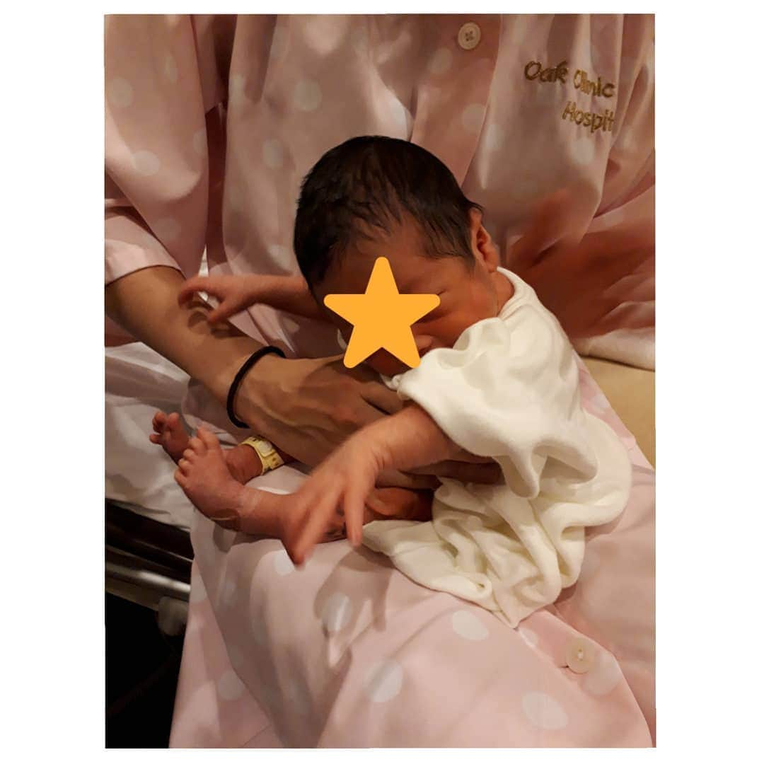 大山未希さんのインスタグラム写真 - (大山未希Instagram)「👶 あやこベビーに会ってきた‼❤ 産まれたばかりでちっちゃい！ちっちゃい！ まだ4日目✨ 友達の子...…というよりはもはや甥っ子的な感覚‼ あやこが出産の時の話をうるうるしながらしてくれて、 私も一緒にうるうるしてました😭😭 これからいっぱいあそぼうねっ👦🐴 #平成ボーイ #平成最後 #赤富士 #赤富士ジンクス ↓」5月1日 17時59分 - miki_oyama1003