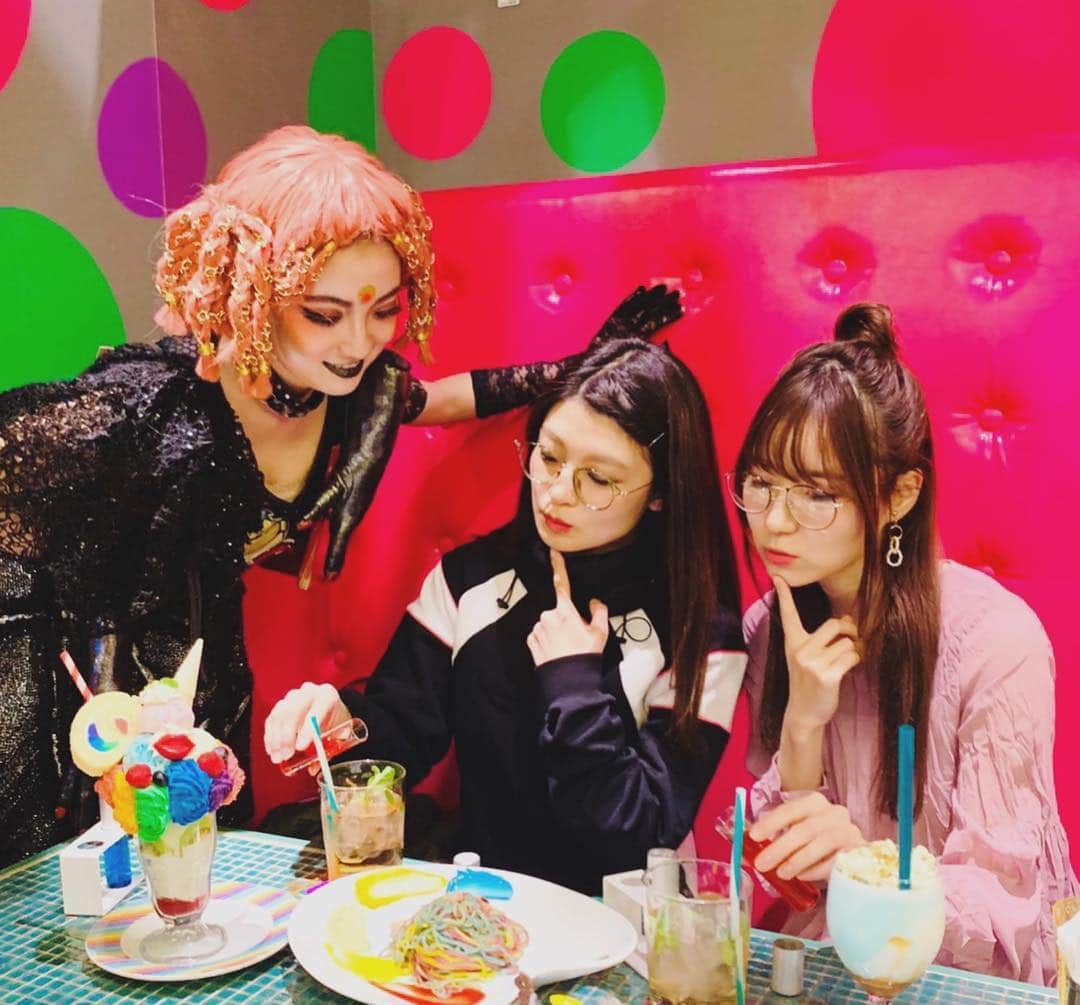 辻井美香さんのインスタグラム写真 - (辻井美香Instagram)「#kawaiimonstercafe #monstercafe #artrestaurant #rainbowpasta #colorfulfood #harajuku #kawaiiculture #TOKYO #🇯🇵 #カワイイモンスターカフェ #traveljapan #triptojapan #japanesegirl #followus✨」5月1日 18時02分 - tsujii_yoshika