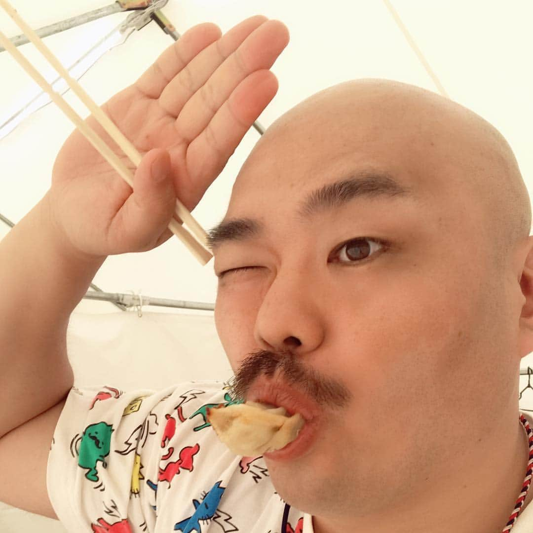 クロちゃんさんのインスタグラム写真 - (クロちゃんInstagram)「オンエア情報 本日 TBS 【リンカーン】 21時〜22時57分 令和1発目のテレビ出演！！ 見てだしんよー♪ ワワワワワァー♪  #リンカーン #クロちゃん」5月1日 18時30分 - kurochandesuwawa