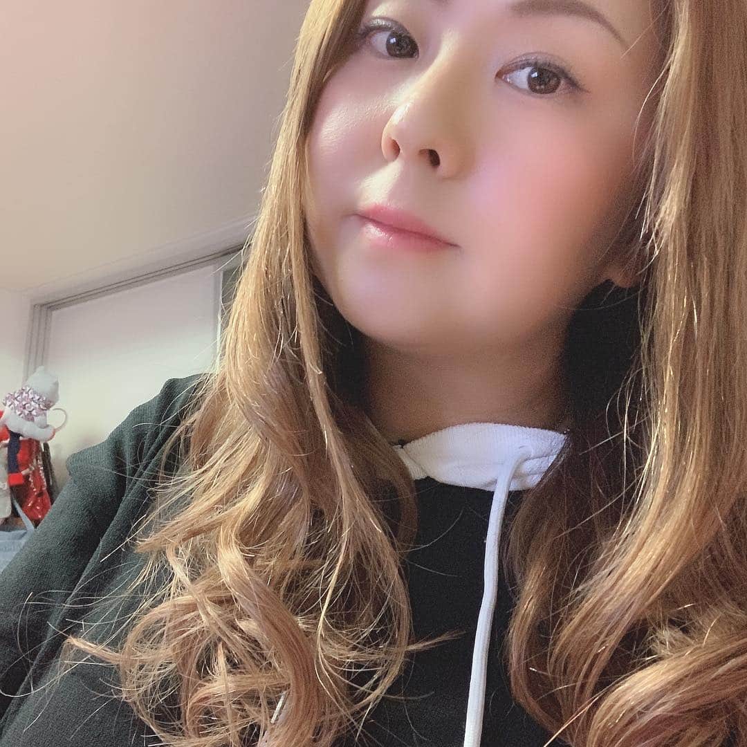 佐伯三貴のインスタグラム：「令和元年に久しぶりのロングヘアーイメチェン！笑」