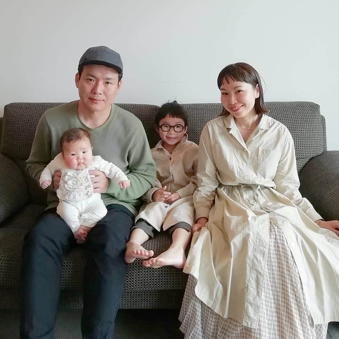 amigo.amigo.5205622さんのインスタグラム写真 - (amigo.amigo.5205622Instagram)「. ★#令和元年 ★. . #令和　になりました✨. 家族共々宜しくお願いします♡. 日本中の人達が幸せな時代に なりますように🤗. . #家族#家族コーデ  #家族でお出かけ #家族写真  #家族旅行 #family #familyphoto #familytime  #familylife #familyday  #familylove #familyphotography  #gw#ゴールデンウィーク2019  #ゴールデンウィーク  #ゴールデンウィーク旅行  #赤ちゃん写真 #赤ちゃん  #赤ちゃんのいる生活  #baby#babycute #令和時代  #babylove #babygirl  #kids#instagramjapan」5月1日 19時01分 - amigo.amigo.5205622