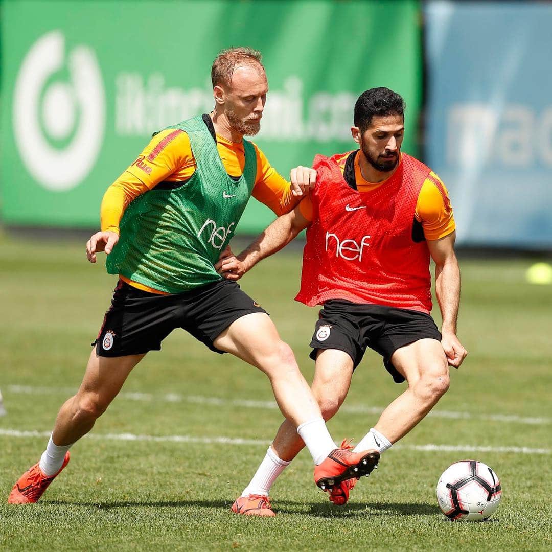 ガラタサライSKさんのインスタグラム写真 - (ガラタサライSKInstagram)「‪📸 Galatasaray Futbol Takımı, 2018-2019 Spor Toto Süper Lig Lefter Küçükandonyadis Sezonu 31. haftasında Beşiktaş ile oynayacağı maçın hazırlıklarına bugün yaptığı antrenmanla başladı.‬」5月1日 19時06分 - galatasaray