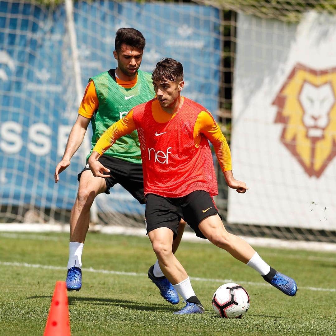 ガラタサライSKさんのインスタグラム写真 - (ガラタサライSKInstagram)「‪📸 Galatasaray Futbol Takımı, 2018-2019 Spor Toto Süper Lig Lefter Küçükandonyadis Sezonu 31. haftasında Beşiktaş ile oynayacağı maçın hazırlıklarına bugün yaptığı antrenmanla başladı.‬」5月1日 19時06分 - galatasaray