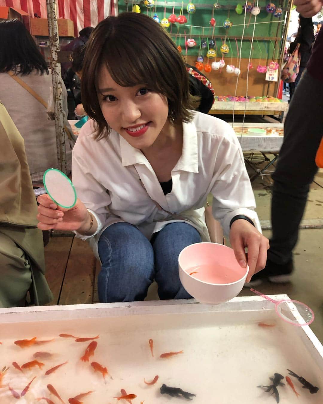 りんご娘さんのインスタグラム写真 - (りんご娘Instagram)「わんちゃんのデート中をパシャり📷 #弘前公園 #金魚すくい #わんちゃん負けた #桜祭り」5月1日 19時06分 - _ringo.musume.com_