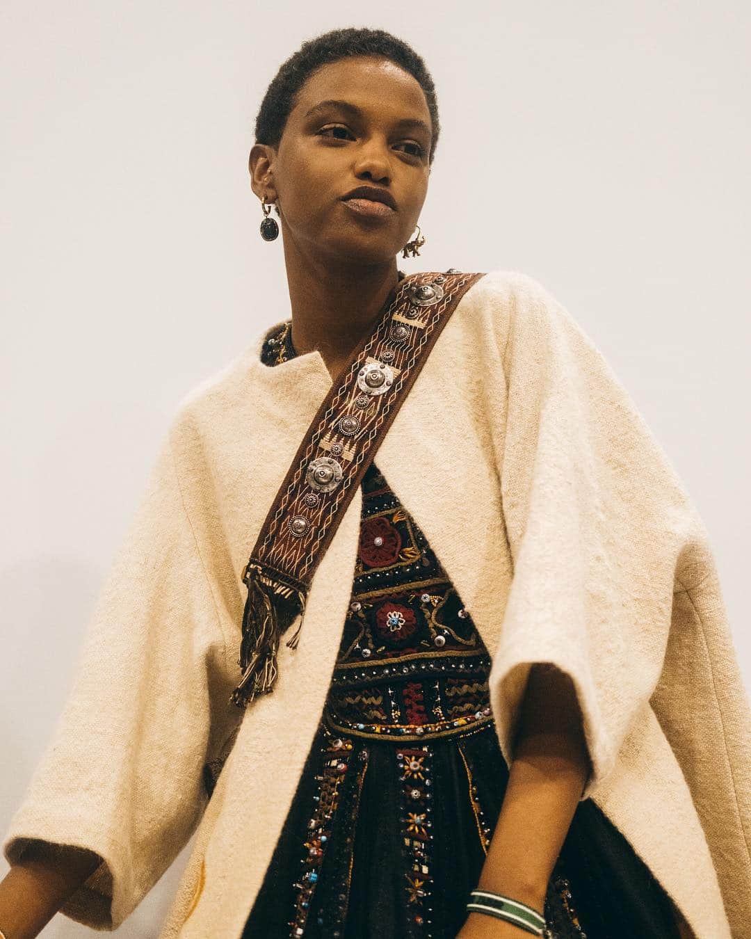 AnOther Magazineさんのインスタグラム写真 - (AnOther MagazineInstagram)「ICYMI – @Dior presented its dazzling 2020 resort collection in Marrakesh earlier this week. Maria Grazia Chiuri threw open the house’s doors to other creatives’ interpretations, including British-Jamaican designer Grace @walesbonner and African-American artist @mickalenethomas. Head to the link in our bio to read @alexanderfury’s take on the show ➡️ ⁣⠀ ⁣⠀ 📷 by @bleumanet」5月1日 19時26分 - anothermagazine