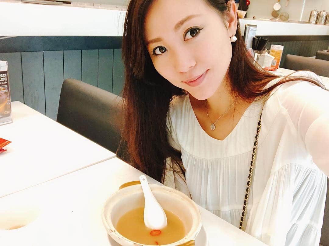 のインスタグラム：「朝食で食べた黄亞細肉骨茶餐室の肉骨茶美味しかった😋❤️ I enjoyed very delicious food  bakkutteh breakfast in Singapore!! ＊  #バクテー #シンガポール #薬膳 #黄亞細肉骨茶餐室 #シンガポールの朝食 #singapore #bakkutteh」