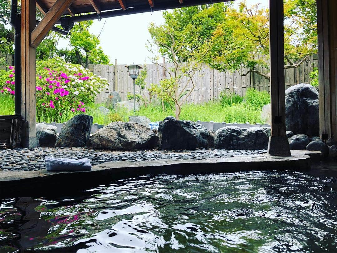 月央和沙さんのインスタグラム写真 - (月央和沙Instagram)「至福の時間♨️ . #露天風呂 #貸切 #温泉」5月1日 19時46分 - kazusa_tsukio