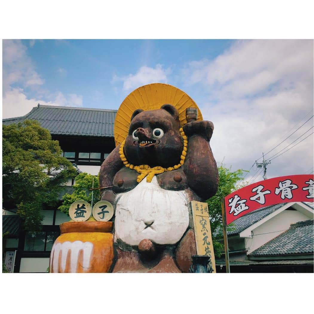 高梨臨さんのインスタグラム写真 - (高梨臨Instagram)「益子の陶器市に行ってきました。 作家さんから直接購入すると、お皿への愛着が増します。 大切な仲間が増えました( ◠‿◠ )  #益子陶器市 #益子焼」5月1日 19時47分 - rintakanashi_official