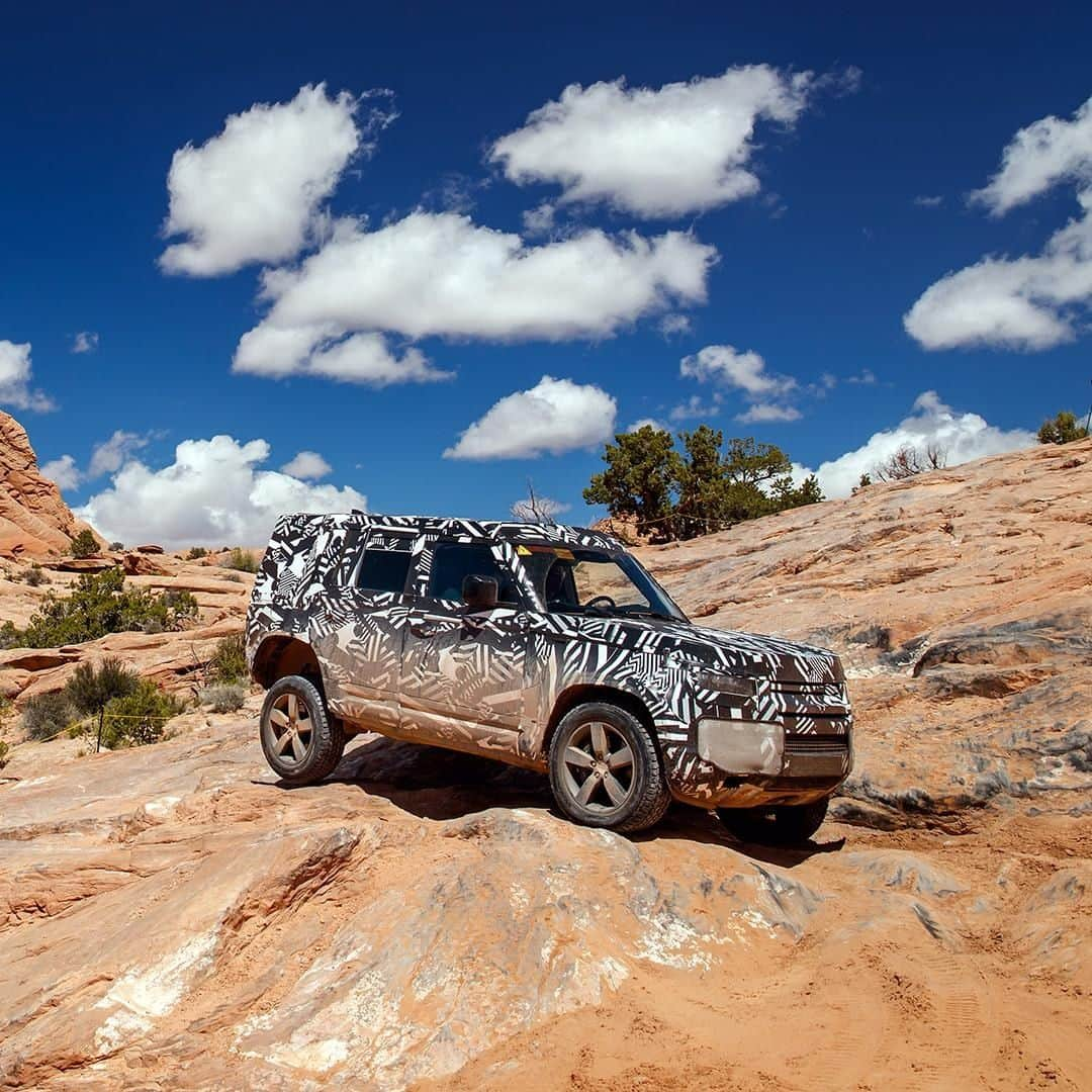 Land Roverさんのインスタグラム写真 - (Land RoverInstagram)「The rugged and demanding landscapes of Moab, USA were among the key testing grounds for new #DEFENDER as we approach our milestone of over 45,000 individual tests in the field. Tap the link in our bio to stay informed.  #LandRover #LandRoverDefender #NewDefender #Kenya #Tusk #WildLifeConservation #Moab #Desert #Mountains #RockClimb #OffRoad #4x4 #Testing #Carsofinstagram #Best4x4xFar #TeamDefender #Instacar #SUV #CarLifestyle #Adventure #Adventuring」5月1日 20時00分 - landrover