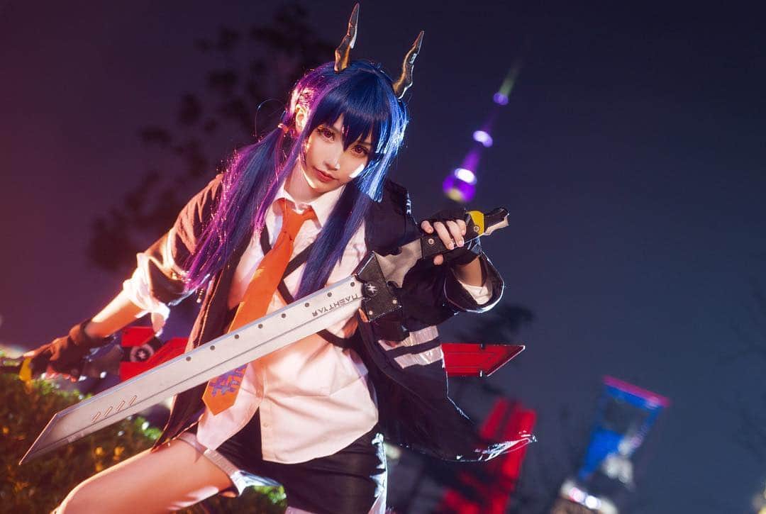 犬神洛洛子さんのインスタグラム写真 - (犬神洛洛子Instagram)「晚上好，是陈警官😉  #cosplay #アークナイツ #명일방주 #明日方舟 #Arknights」5月1日 19時53分 - rakukoo