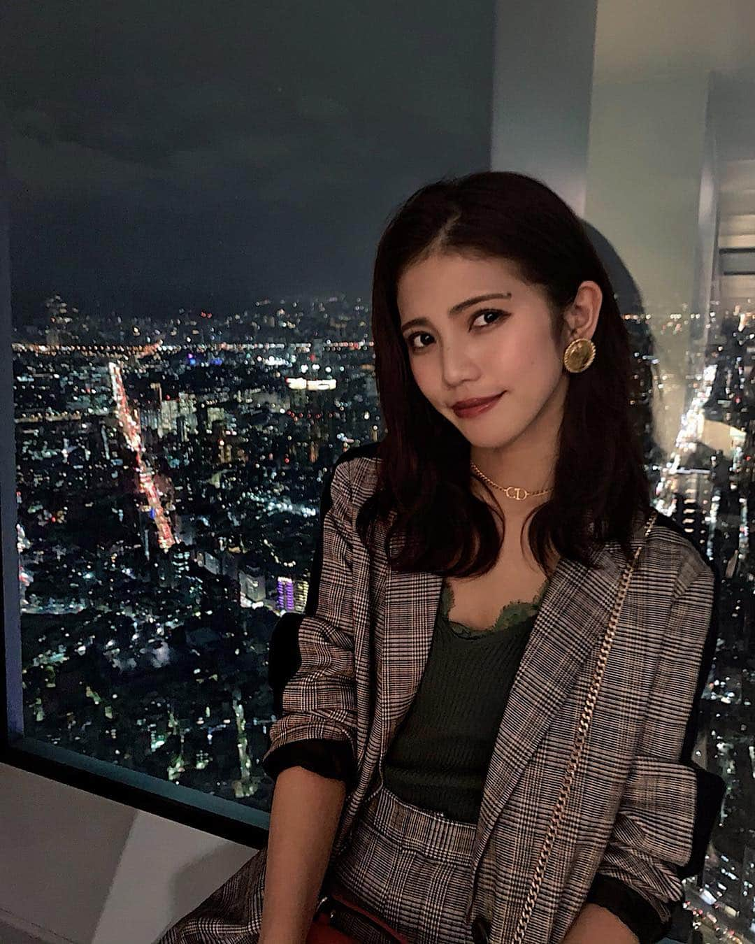 Marika Kajiwaraさんのインスタグラム写真 - (Marika KajiwaraInstagram)「台北101の夜景が めっちゃ綺麗やった💓 ＊ 90階くらいのところの展望台が 有名らしくて行ったんやけど 思ったよりほんまよかった⁎ˇ◡ˇ⁎✩⃛ ＊ 台湾ばっかすいません☹ でもまだまだある、、、 ＊ ＊ ＊ #台北101 #夜景 #展望台 #台湾 #台北 #女子旅 #旅行 #trip #tabijyo #like #instagood  #marika_trip」5月1日 19時57分 - marika__kw