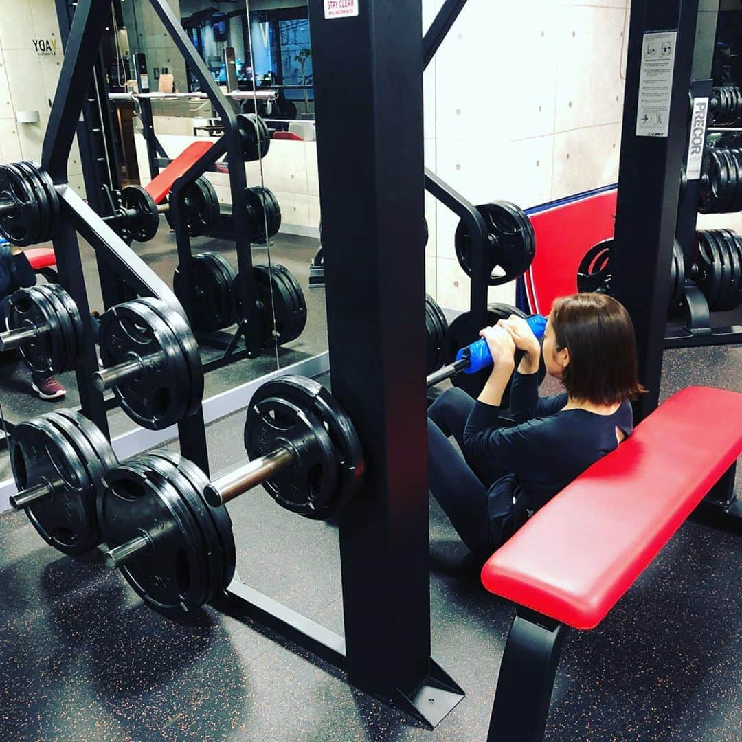 武田訓佳さんのインスタグラム写真 - (武田訓佳Instagram)「ぽんこつ継続中🏋🏻‍♀️🌼 たけだトレーニング、休憩多め👻 ・ ・ でもさでもさっ 少し筋肉ついてきたかも？？ ・ いや ・ 気のせいかも？？🙈💕 ・ ・ #体脂肪率 #のろけ #ふふふ #このまま #頑張る #目指せ #ビキニ #👙 #ぽんこつトレーニング #ぽんこつトレ #training #workout #vady #堂島店 #パーソナルトレーニング」5月1日 20時11分 - kunika0117