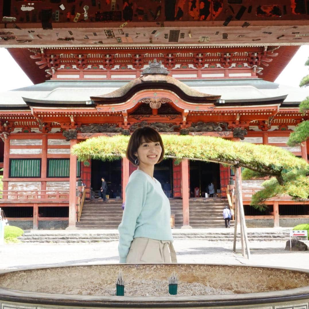 新田朝子さんのインスタグラム写真 - (新田朝子Instagram)「甲府プチ旅行しめくくりと、令和最初の参拝は、、こちら😌✨ . 闇の中を手探りで歩き、仏様の御利益を得るお戒壇廻りも体験。真っ暗の中、壁を伝いながら進むのが怖さもありドキドキ感もあり、なんとも言えぬ感覚。 . #山梨 #甲府 #甲斐善光寺 #浄土宗 #武田信玄 #有形文化財 #ゴールデンウィーク #旅行好き #令和 #いい時代になりますように  #japan #yamanashi #temple #trip #travel #reiwa」5月1日 20時12分 - asako.nitta