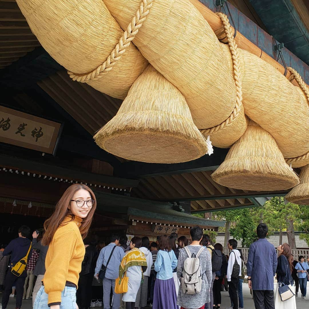 Hiromi Tomiiさんのインスタグラム写真 - (Hiromi TomiiInstagram)「. . . .  Today's  me. . . #令和　初日 弾丸島根旅。 とんぼ返り。 何度来ても良いところ。 . . #outfit#ootd#fashion#コーデ#きょコ #fashion #fashiongram  #currentlywearing #lookbook #wiwt #whatiwore #whatiworetoday#島根#山陰#島根県#出雲#出雲大社#izumo #izumojapan#trip#しめ縄#注連縄#むすび#さざれ石」5月1日 20時25分 - hiromi.tomii