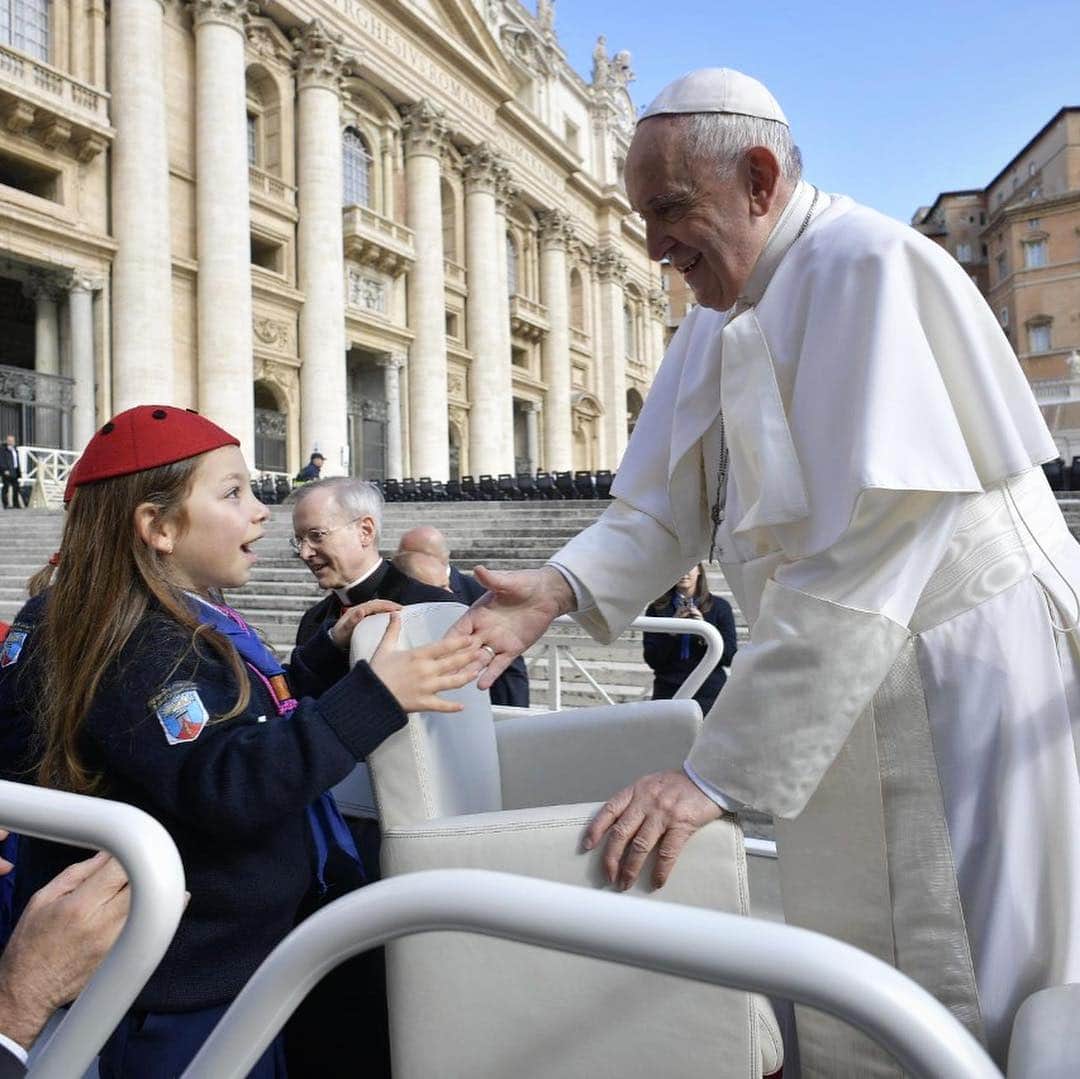 フランシスコ（ローマ教皇）さんのインスタグラム写真 - (フランシスコ（ローマ教皇）Instagram)「#generalaudience #udienzagenerale」5月1日 20時32分 - franciscus