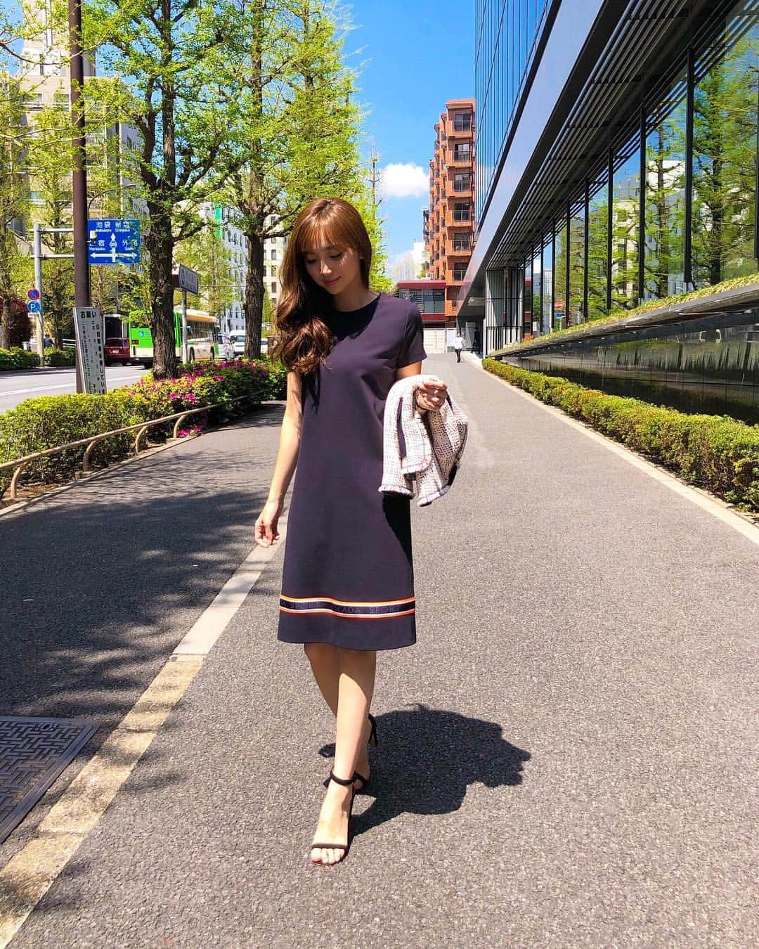 岡部あゆみさんのインスタグラム写真 - (岡部あゆみInstagram)「デニムも好きだけど ワンピも好き🌞💕 #escada #sunny #happy #fashion #令和 #令和元年 #エスカーダ #escadasport #エスカーダスポート #今日のコーデ #ootd #ad」5月1日 20時33分 - ayumi_okabe