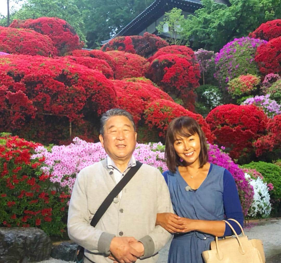 田中律子さんのインスタグラム写真 - (田中律子Instagram)「令和元年㊗️ 令和初日から、大好きな徳さんと、大好きなスタッフさんたちと、大好きな『路線バスで寄り道の旅』ロケ🚌🚌🚌 平成で7年みんなでバスに🚌乗り色んなとこを旅して、またこうして令和の時代もみんなでバスに🚌乗って、最高な旅をしようね✨撮影だけど、撮影じゃないよーな、そんな最高な仲間❤️いつもありがとう✨これからもよろしくお願いします🙏  #路線バスで寄り道の旅  #テレビ朝日  #バス旅🚌  #徳さん #めずらしく寝ません #照明を当ててくれてるのは #強面の #あの俳優さん #令和」5月1日 20時52分 - ri2kotanaka