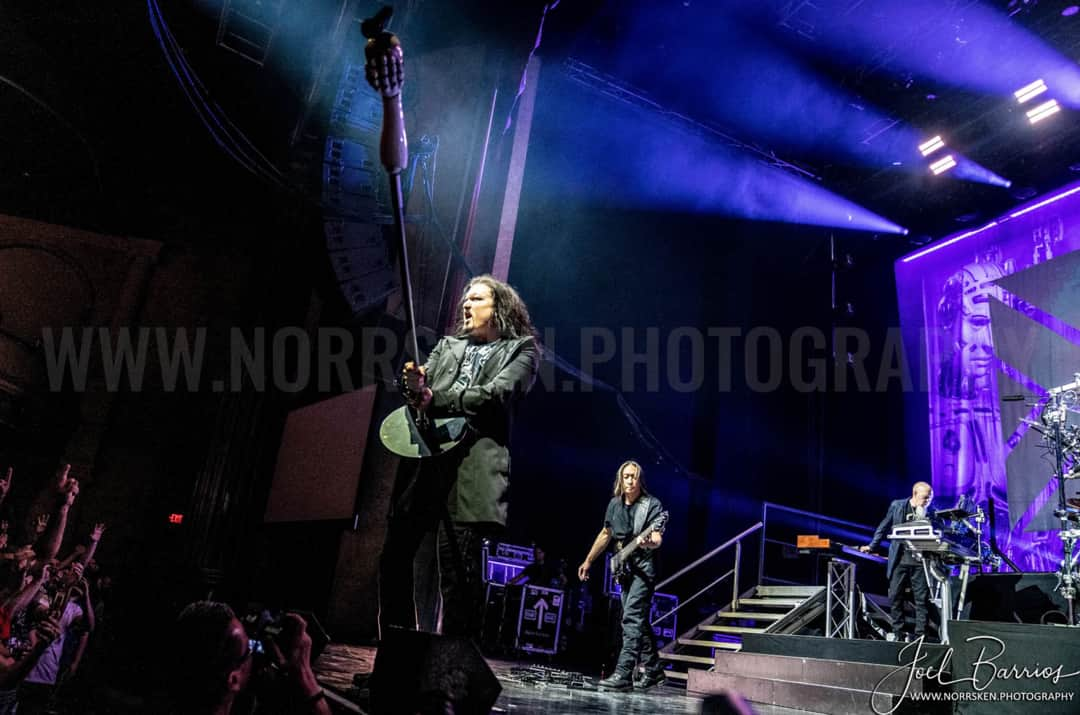 ドリーム・シアターさんのインスタグラム写真 - (ドリーム・シアターInstagram)「Some awesome photos 📸 from our show in Orlando last week by @norrskenphotography! #distanceovertimetour」5月2日 7時47分 - dreamtheaterofficial