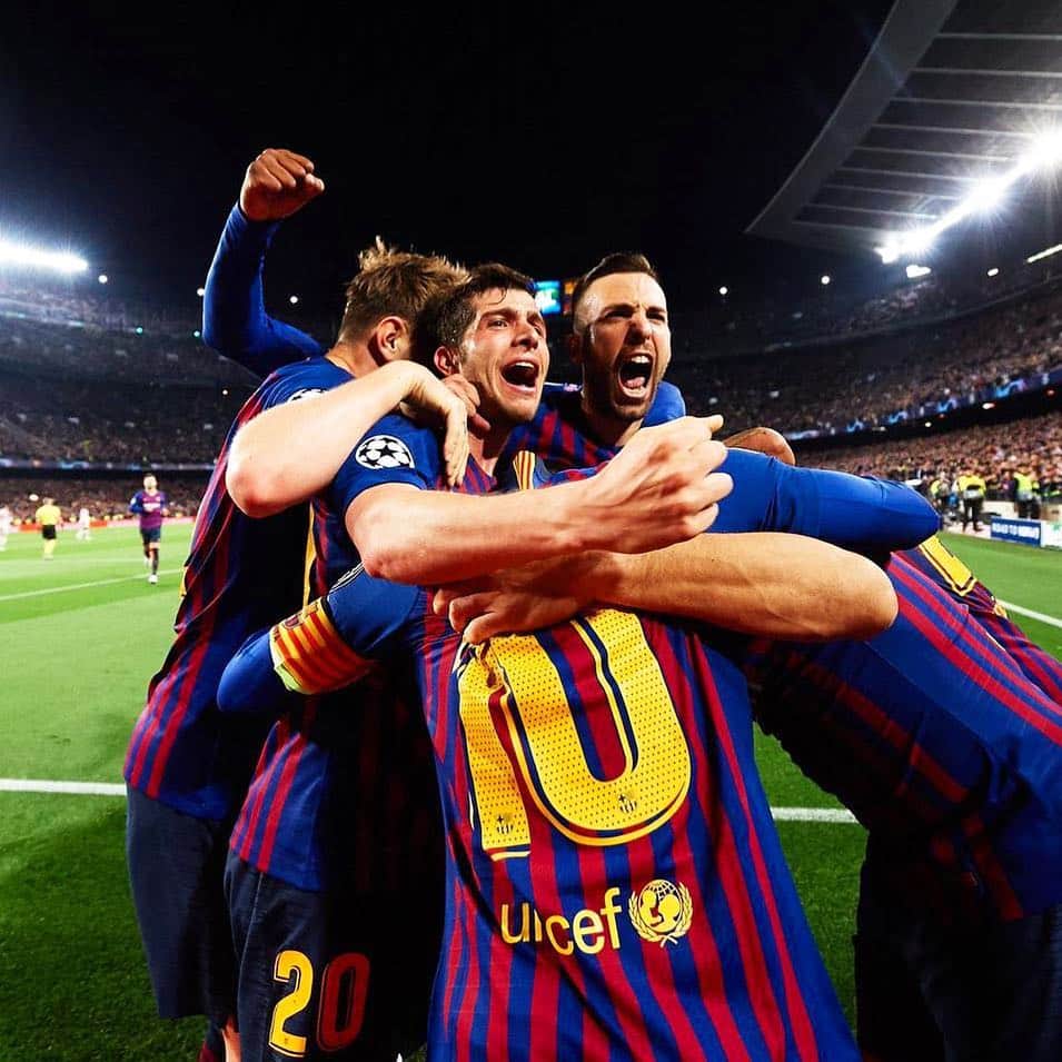 セルジ・ロベルトのインスタグラム：「WHAT A NIGHT !!!!! 🔴🔵」