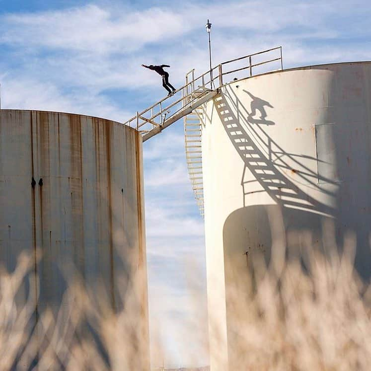 Vans Skateさんのインスタグラム写真 - (Vans SkateInstagram)「“Death defying” gets thrown around a bit flippantly these days, but @CliveJDixon really did cheat the reaper for his insane @ThrasherMag cover 💀. Swipe through for the photos then watch his “My War” edit (link in story) for the BTS look at what went into making one of the gnarliest tricks and epic covers in recent memory go down. 🎥: @MillsFilm and @TJGaskill 📷: @Burnout」5月2日 6時33分 - vansskate