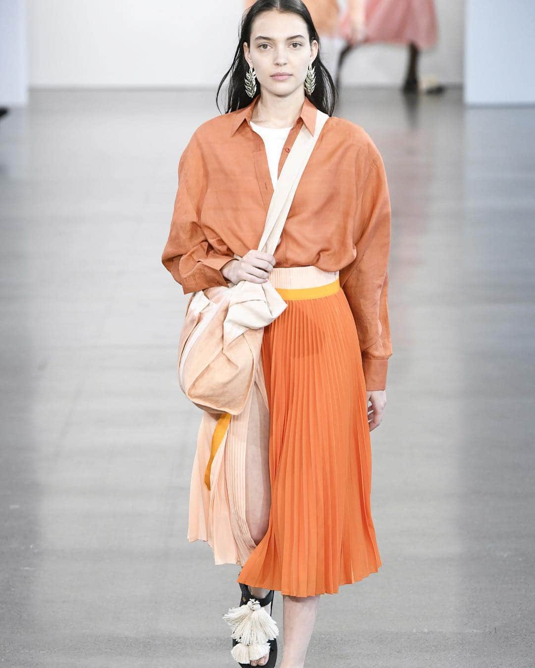 のインスタグラム：「🧡🌞🍊🍑 #NEWARRIVALS #SS19 🔗 in bio #everywoman」