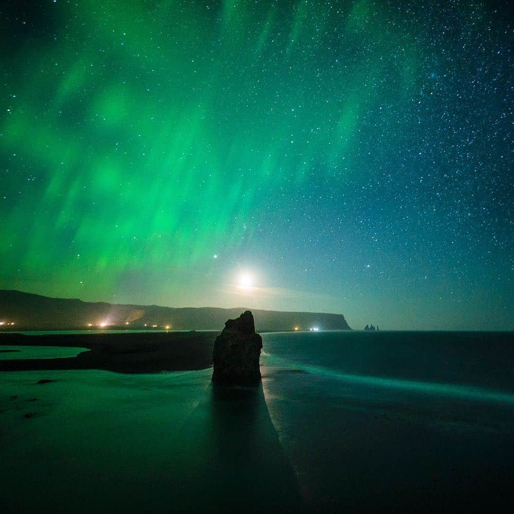 クリス・バーカードさんのインスタグラム写真 - (クリス・バーカードInstagram)「Caught in the Moonshadow」5月2日 6時51分 - chrisburkard