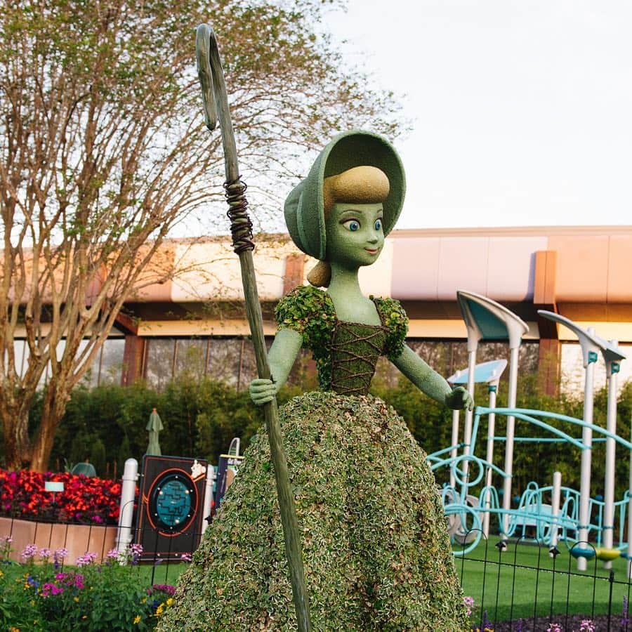 Disney Pixarさんのインスタグラム写真 - (Disney PixarInstagram)「Stop and smell the topiaries at Epcot International Flower & Garden Festival in @WaltDisneyWorld. 🌼🐑 #ToyStory4」5月2日 7時01分 - pixar