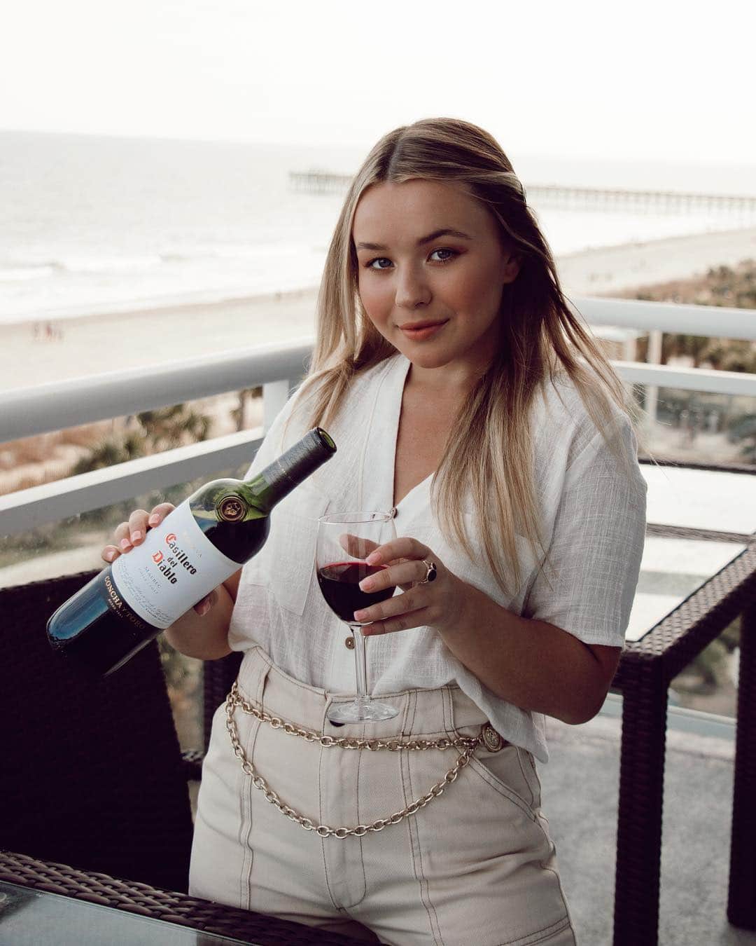 トーリ・ウェブスターさんのインスタグラム写真 - (トーリ・ウェブスターInstagram)「#GIVEAWAY There are few things I love more than wine, and travelling all over the world! 🍷🌍 So to share in my two favourite things @casillerodeldiabloca is giving away a ($500.00 CND) Air Canada gift card! Enter by following @casillerodeldiabloca, "like" the contest image posted today, tag a friend and let them know what you love most about Canada in the summer. @casillerodeldiabloca will be announcing the winner on June 1. ⭐️ To be eligible to enter and win, the entrant must be of legal drinking age in the province in which they reside (18 or 19 years, or older) at the time of entry and a resident of Canada. This contest is void wherever prohibited or restricted by law and is subject to all federal, provincial, and local laws and regulations. In order to win, the entrant must first have complied with Contest Rules. The contest is intended for Canadian residents only and is governed by Canadian law.  #casillerodeldiablo #devilishlygood #travel #contest #partner」5月2日 7時01分 - torriwebster