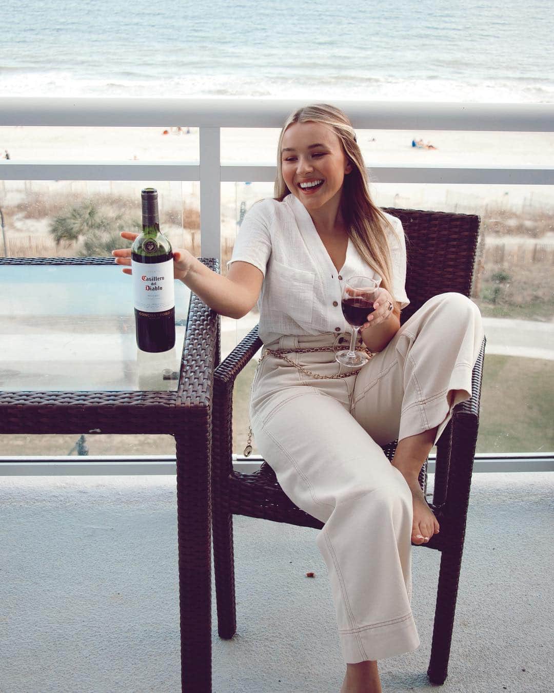 トーリ・ウェブスターさんのインスタグラム写真 - (トーリ・ウェブスターInstagram)「#GIVEAWAY There are few things I love more than wine, and travelling all over the world! 🍷🌍 So to share in my two favourite things @casillerodeldiabloca is giving away a ($500.00 CND) Air Canada gift card! Enter by following @casillerodeldiabloca, "like" the contest image posted today, tag a friend and let them know what you love most about Canada in the summer. @casillerodeldiabloca will be announcing the winner on June 1. ⭐️ To be eligible to enter and win, the entrant must be of legal drinking age in the province in which they reside (18 or 19 years, or older) at the time of entry and a resident of Canada. This contest is void wherever prohibited or restricted by law and is subject to all federal, provincial, and local laws and regulations. In order to win, the entrant must first have complied with Contest Rules. The contest is intended for Canadian residents only and is governed by Canadian law.  #casillerodeldiablo #devilishlygood #travel #contest #partner」5月2日 7時01分 - torriwebster