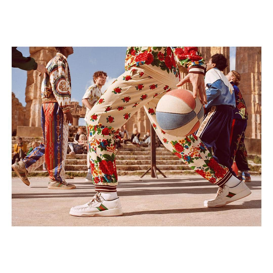 グッチさんのインスタグラム写真 - (グッチInstagram)「For the #GucciPreFall19 campaign, @alessandro_michele creates a contemporary fresco of freedom and expression in which the antique becomes the propeller of the present. Discover more through link in bio. #AlessandroMichele」5月2日 7時22分 - gucci