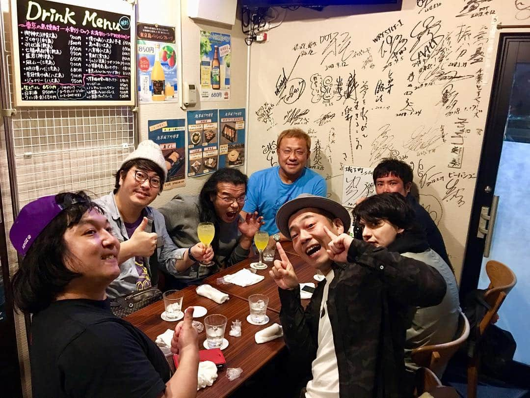 GO!皆川さんのインスタグラム写真 - (GO!皆川Instagram)「‪令和初日はバチバチファイターの池田さんと肉と酒を食らいました🍖‬ ‪たかおさん、ご馳走様でした❤️‬ ‪令和初のウンチョコは神戸です。‬ ‪いってきます。‬ ‪#令和初日 #池田大輔 ‬」5月2日 7時20分 - go_minagawa