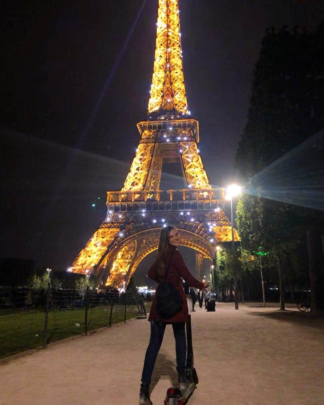 ジュリアナパイヴァさんのインスタグラム写真 - (ジュリアナパイヴァInstagram)「“Meia Noite em Paris”🗼✨🛴❤️」5月2日 7時25分 - juulianapaiva