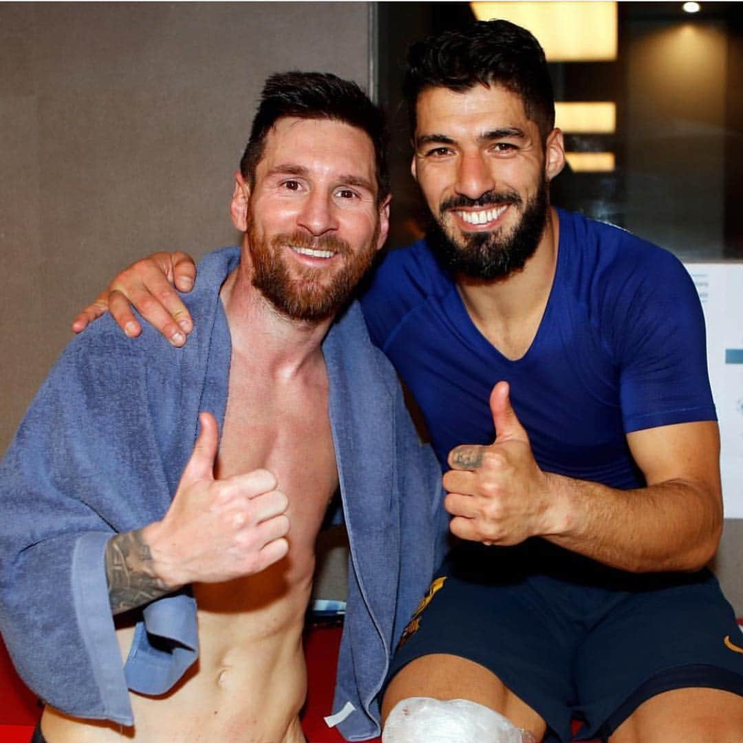 FCバルセロナさんのインスタグラム写真 - (FCバルセロナInstagram)「Friendship goals ⚽️⚽️⚽️」5月2日 7時38分 - fcbarcelona