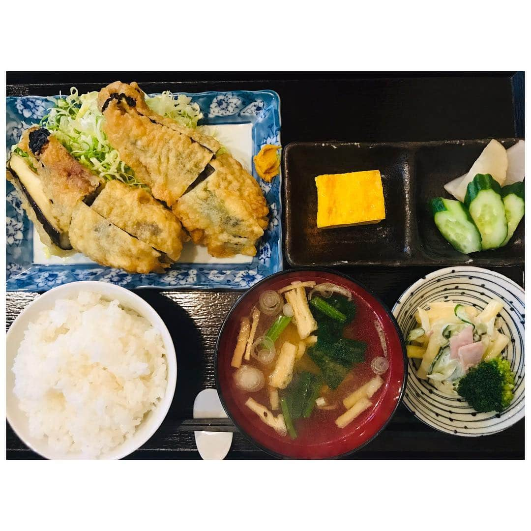 有明ゆなさんのインスタグラム写真 - (有明ゆなInstagram)「なすのはさみ揚げ(*´꒳`*) 美味しかった！ . . . . #ナス #なす #茄子 #なすのはさみ揚げ #ナスのはさみ揚げ #美味しい #夜ご飯 #夜ごはん #よるごはん #よるご飯」5月1日 22時49分 - ariake_yuna