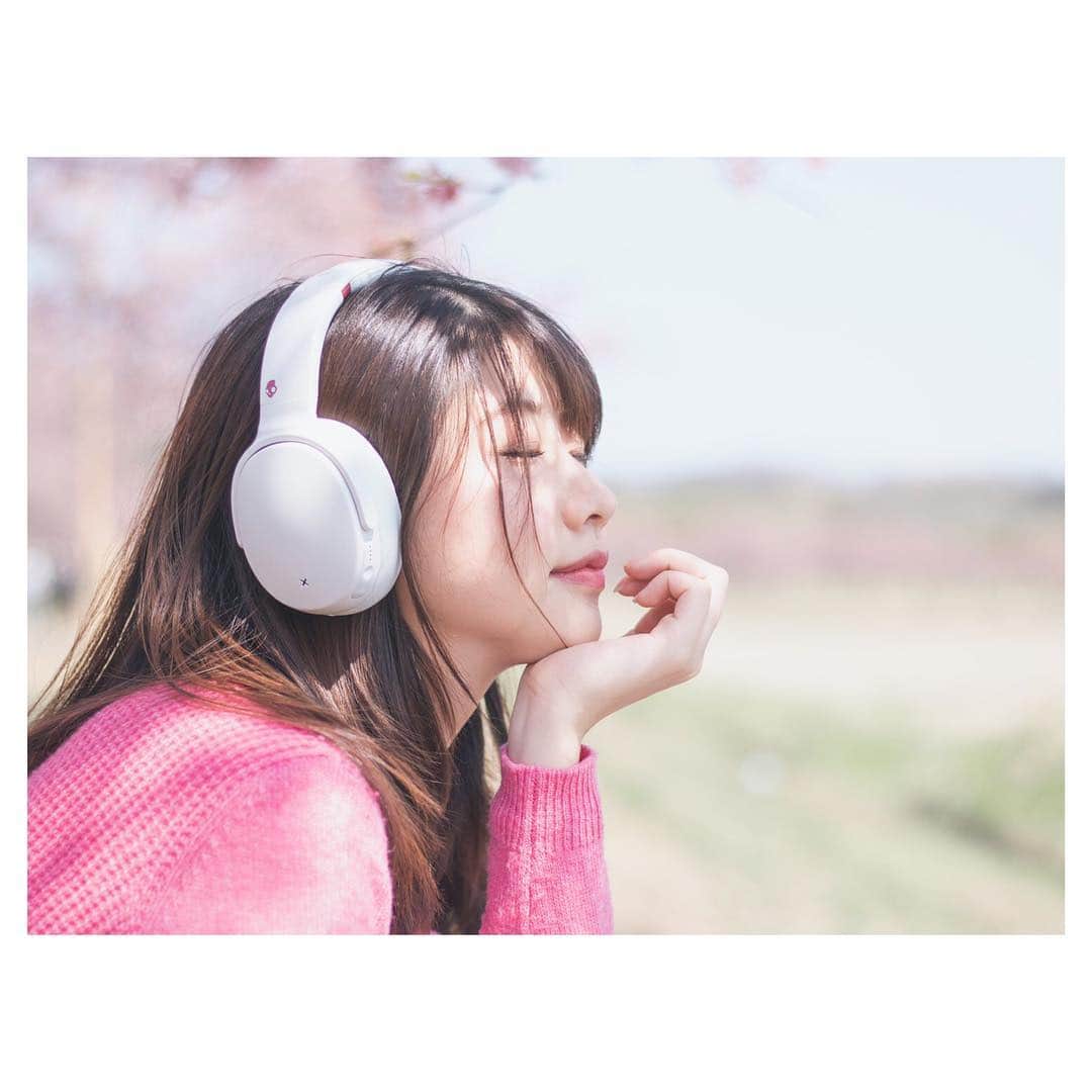 のインスタグラム：「#ヘッドホン 🎵 オススメの曲 教えてほしいなぁ〜🧸♥️ . . . . (Photo by @kapuringo ) ↑いつも良い写真を撮ってくれる友達」