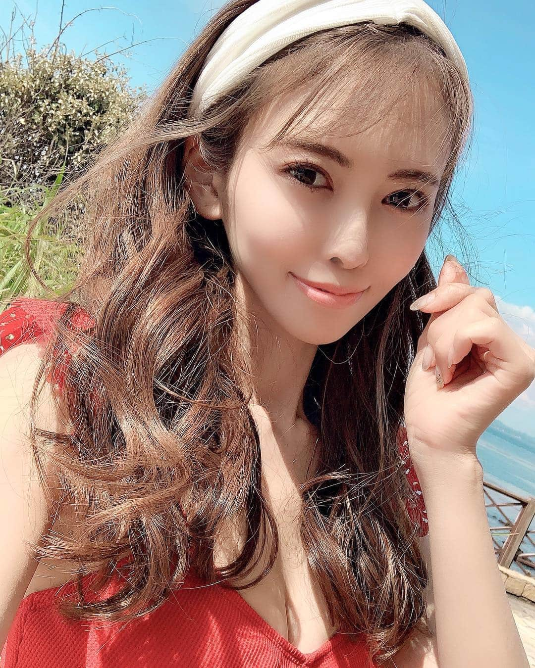 清水愛美さんのインスタグラム写真 - (清水愛美Instagram)「令和元日💐💓 皆さん如何お過ごしですか？(^ ^) * 私は令和元日、お仕事でしたっ！💕 令和も仕事がんばるぞー！✨ * 沢山のコメント、いいね ありがとうございます🥰 ちゃんと一つ一つ見させて 頂いてますっっ🥰 * #令和 #令和元日 #令和最初の投稿  #水着 #ビキニ  #swimwear  #shreanu #シュリーヌ #ビキニ女子  #プール」5月1日 23時03分 - manami_s0902