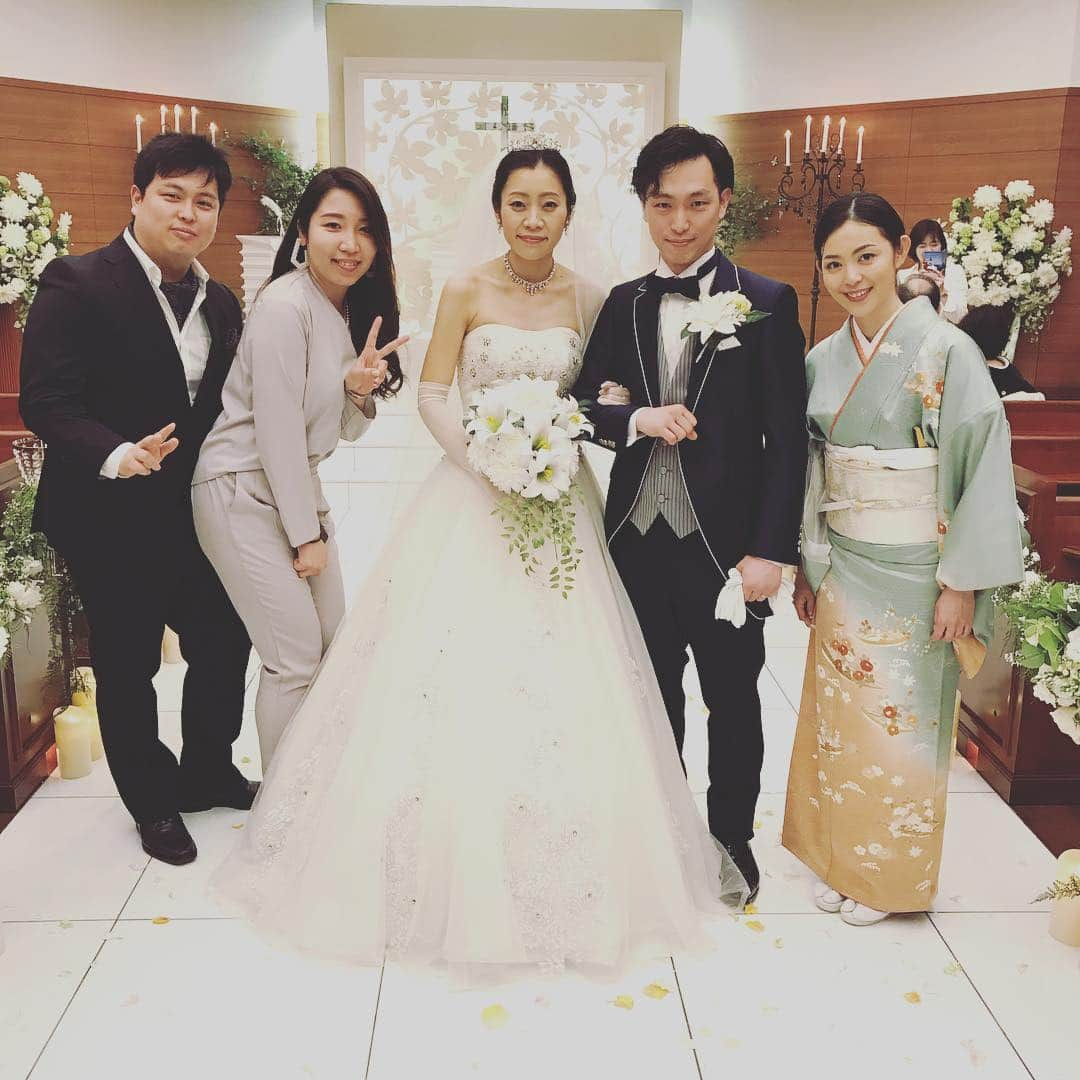 岩佐真悠子のインスタグラム：「令和元年に変わりました今日、次兄の結婚式でした！ホントにホントにおめでとう㊗️ 新しい時代になり新しい家族ができました♡ そして披露宴にて司会をするという初体験😳緊張したわぁw」