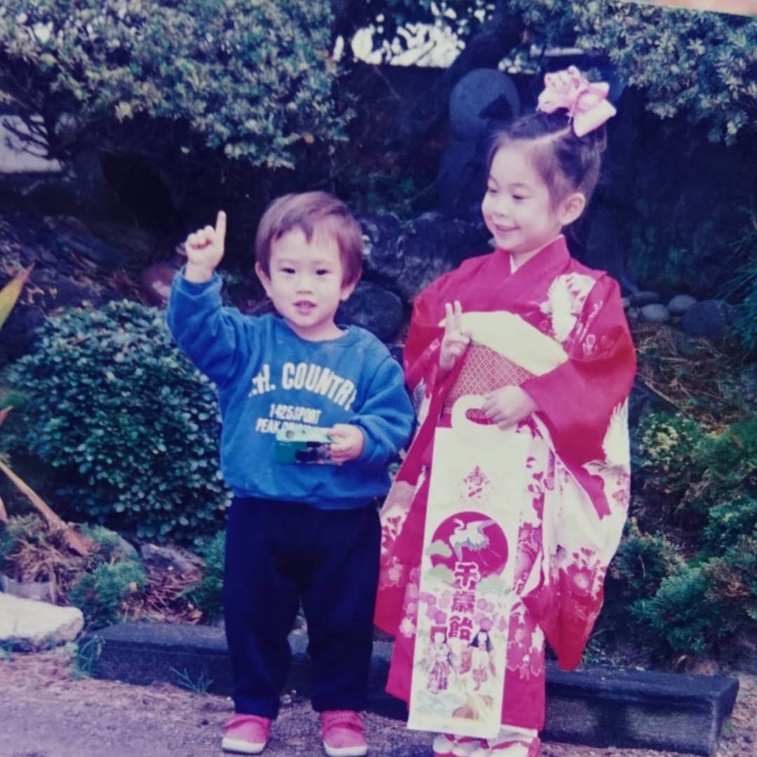 峯岸伽奈のインスタグラム：「. . . 🇯🇵 #newera 🇯🇵 平成ありがとう  令和よろしく  平成で着た着物シリーズ👘  #kimono #thowback」