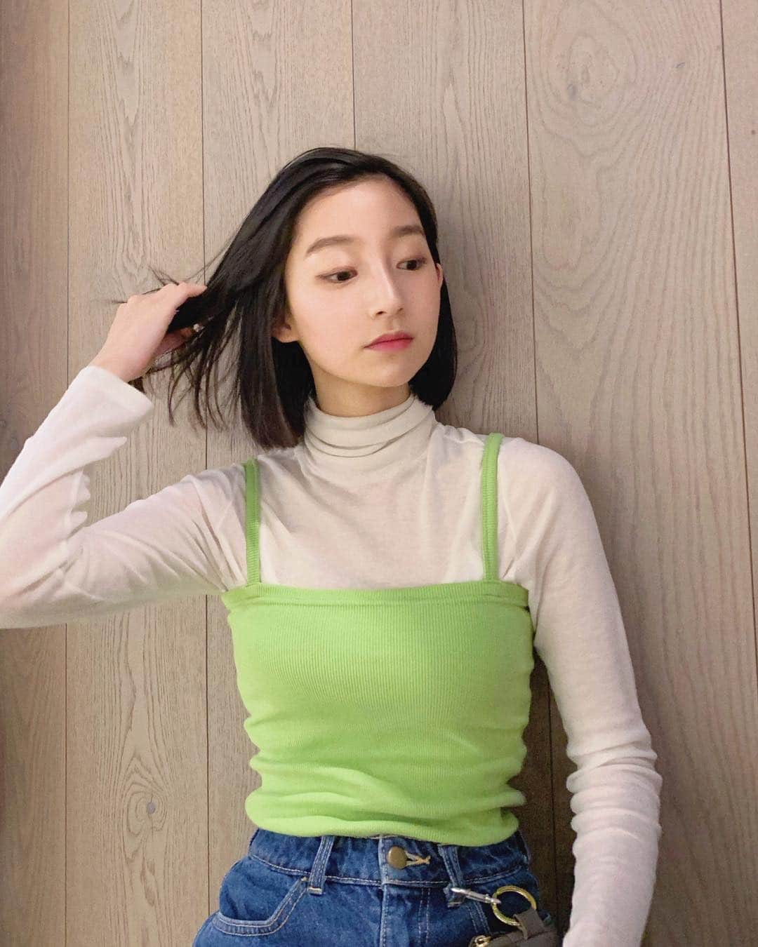 のインスタグラム：「最近黄緑が好きすぎて緑祭り💚卍 そしてなぜか凄い鼻が綺麗に写ったからあげる😂 ・ #令和初日 #greenday #ilovegreen #鼻盛り」