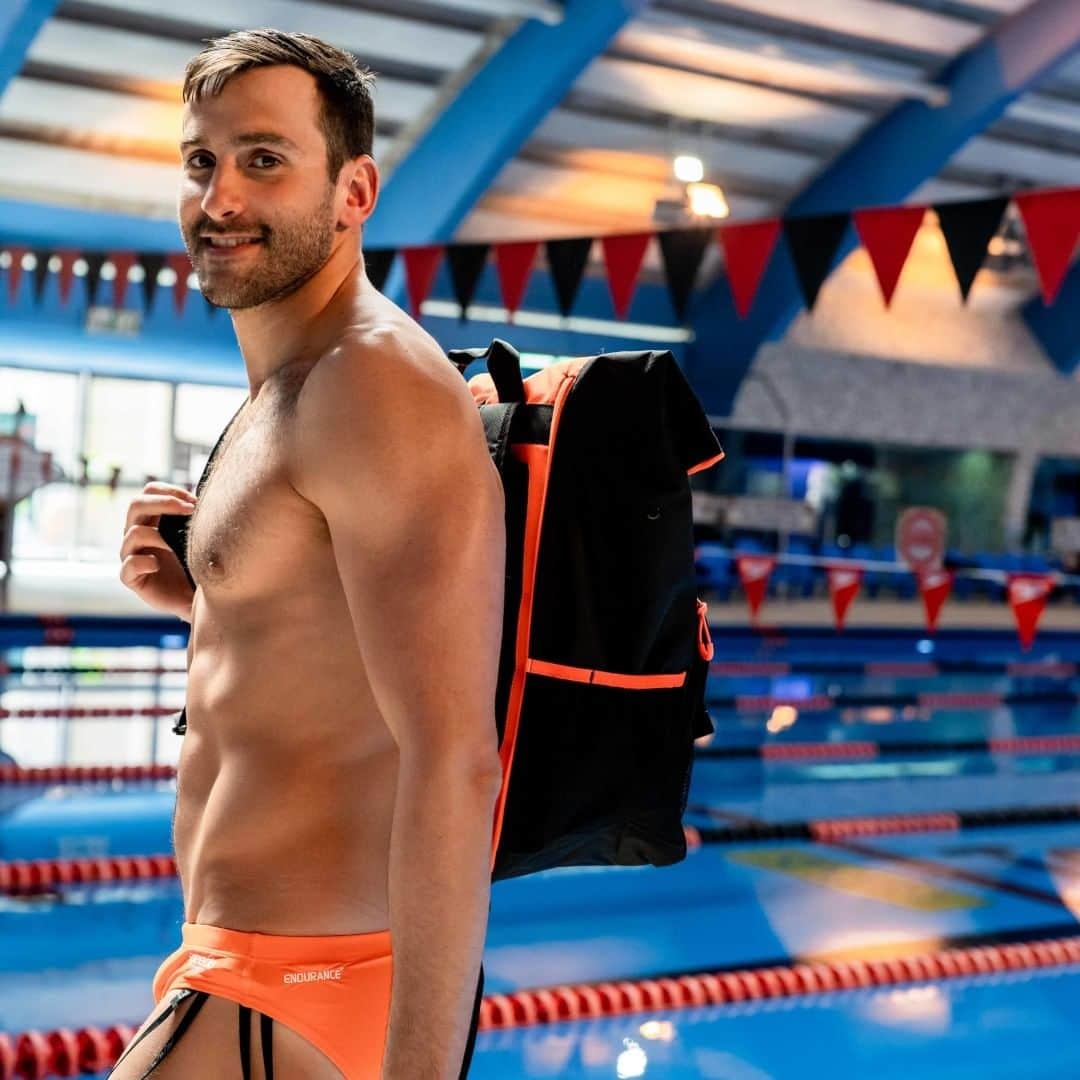 スピードさんのインスタグラム写真 - (スピードInstagram)「When the Speedo Team Rucksack III backpack is co-ordinated with your Speedo briefs 👌 Photo by @jkopelev and @orro.pics ❤  #Speedo #TeamSpeedo #Orange」5月1日 23時20分 - speedo