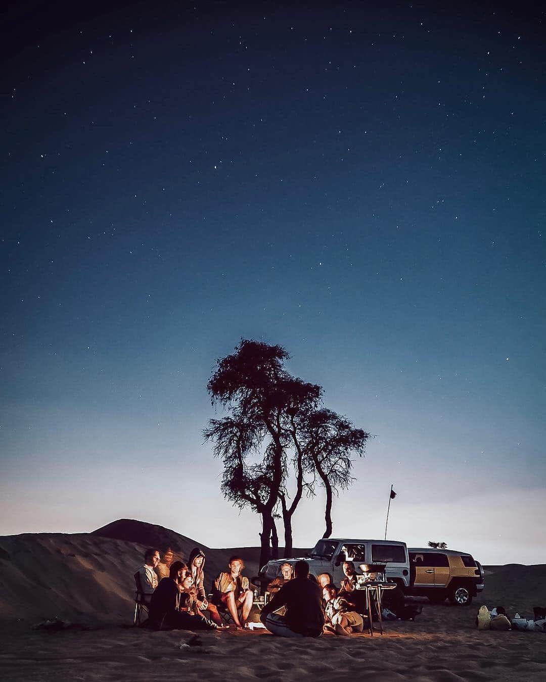 ダニエルウェリントンさんのインスタグラム写真 - (ダニエルウェリントンInstagram)「"The moment we watched the stars over our heads as the night sky took over." @deanventures #DWmoments #DanielWellington」5月1日 23時36分 - danielwellington