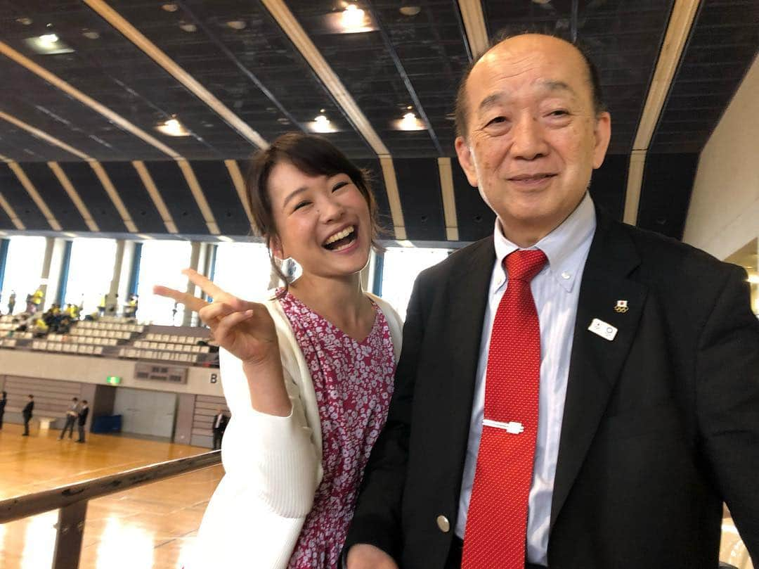 有田優理香さんのインスタグラム写真 - (有田優理香Instagram)「令和初日は、空手部の後輩たちの応援へ！！！ 去年の夏一緒に練習した時より更に上手くなっててとても頼もしい！来月の県大会が楽しみです👏  そして、高校時代大変お世話になった樋口先生、佐々木先生にお会いできました。 9歳から始めた空手だけど、1番楽しかったのは間違いなく高校時代。  空手の楽しさ、勝つ喜び、樋口先生にたくさん教わった3年間でした🙇‍♀️ やっぱり空手が好きだし、新潟高校空手部が好きなので、これからも影ながら応援しています📣  #新潟高校 #空手部 #令和元年 #地区大会 #佐々木先生 #タイガース愛 #今日勝ってご満悦」5月1日 23時44分 - yurikaa0624