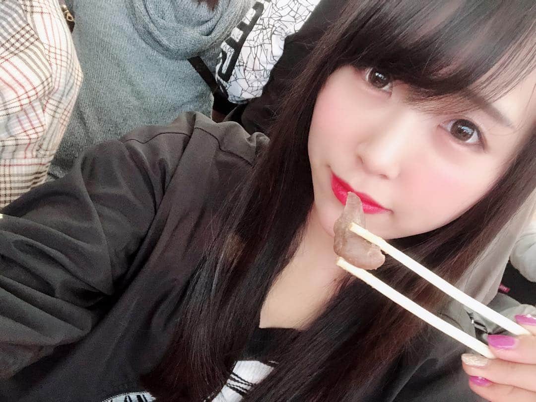のインスタグラム：「おやくま🐻 . . #令和 初日は嫌いな雨だったけどみんなに会えてたのぴかった🍖💖 . . #おやすみ #goodnight #🌙 #おやくま #日々の出会いに感謝 #バクステ外神田一丁目 #いっちょめ #熊本美和 #miwakumamoto  #アイドル #idol #일본 #아이돌 #アイドルボウラー #Pリーガー #プロボウラーになりたい #instagood #followme #kawaii #makeup #beauty #黒髪 #お台場 #肉フェス #牛タン #yummy #live #ありがとう #すきぴ」