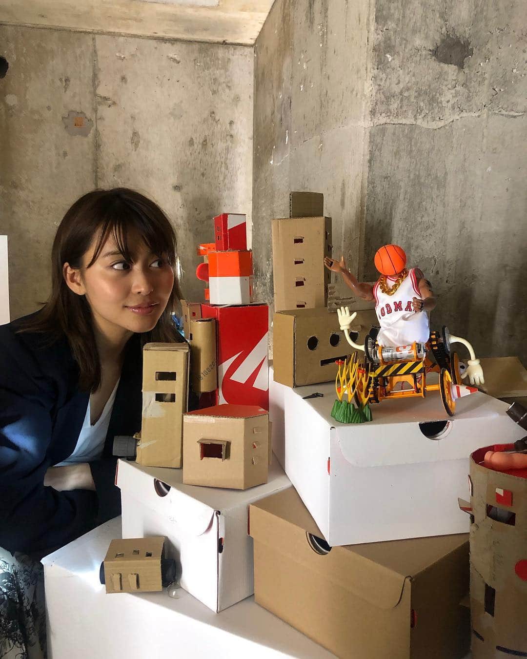 三原勇希さんのインスタグラム写真 - (三原勇希Instagram)「@i.am.toy.sorry  exhibition ヤバイ💀🌴 TOY STORYのシドみたいな人が実在してた… 一つ一つのおもちゃたちのストーリーも 結構怖くて、必ずどっか悲しくて… 明日まで、半蔵門のギャラリーAnagraにて！ 展示はバケツの中だよ」5月1日 23時52分 - yuukimeehaa