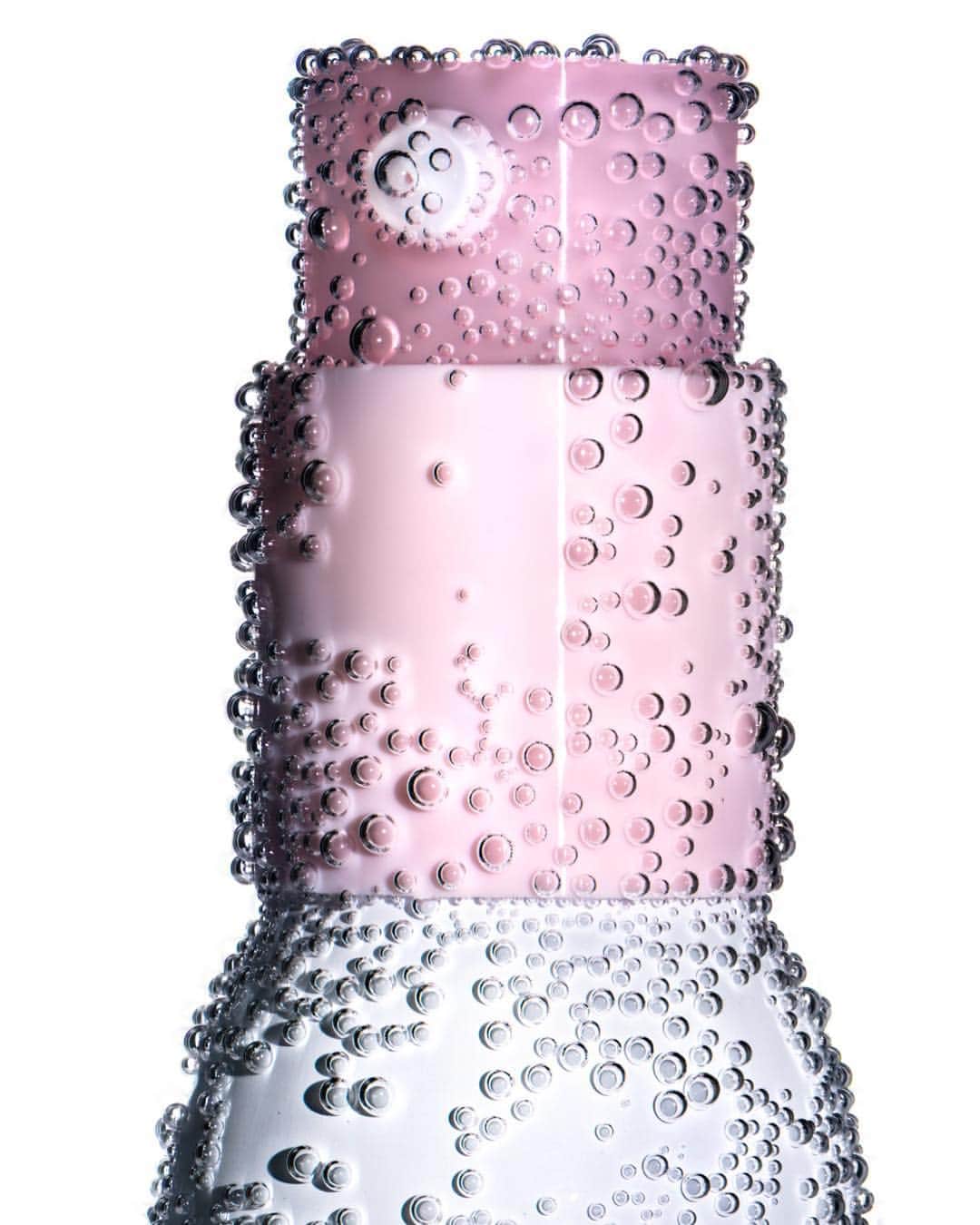 Glossierさんのインスタグラム写真 - (GlossierInstagram)「Bubblewrap’s Moisturizing Taskforce: Nourishing avocado oil and plant-based squalane unite 🤝 forces with two forms of Hyaluronic Acid to boost skin’s hydration levels so it appears visibly plump」5月2日 0時06分 - glossier