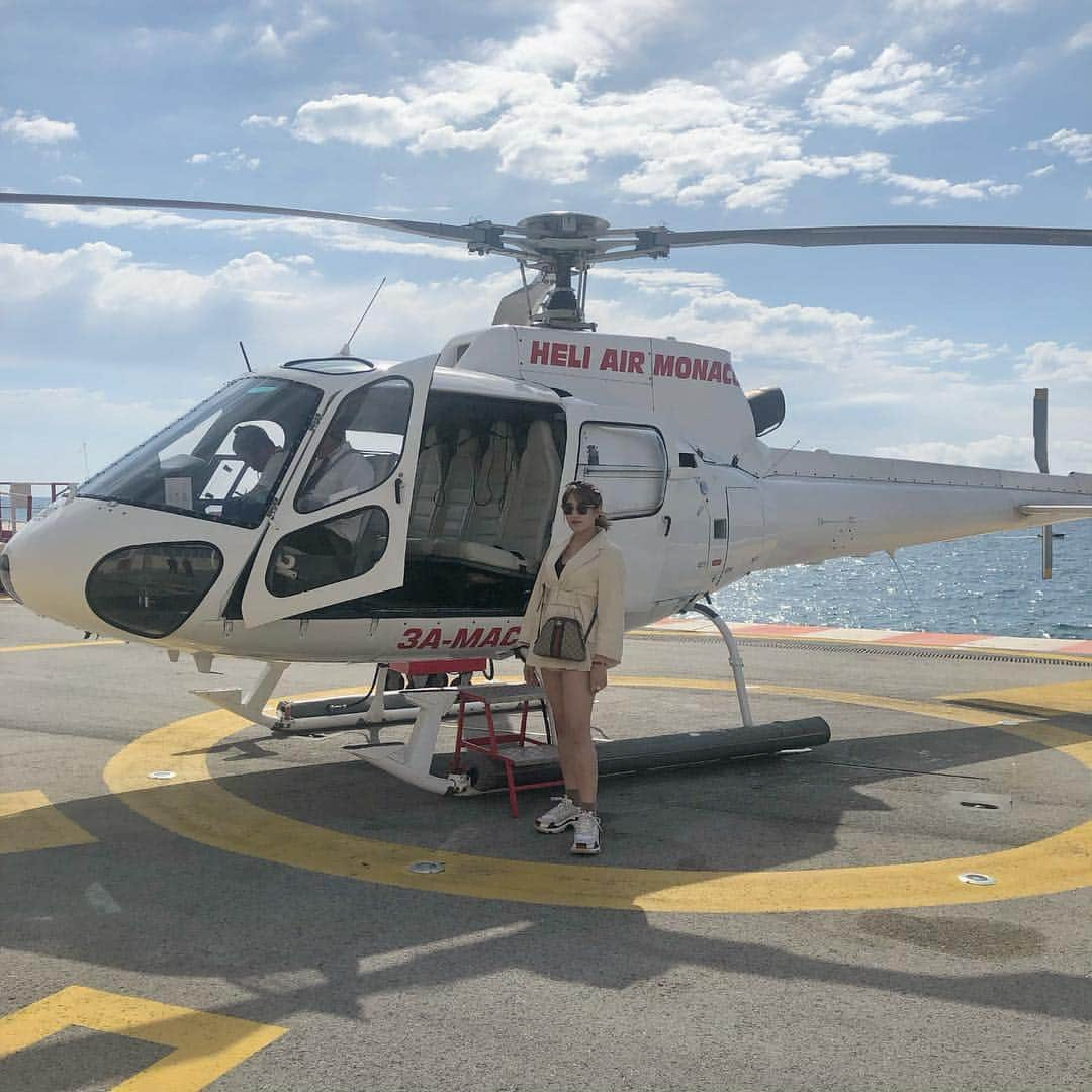 平田梨奈さんのインスタグラム写真 - (平田梨奈Instagram)「I got to ride a helicopter 🚁 #helicopter #モナコ #monaco #ヘリ #hirafashion」5月2日 0時10分 - hirari_official